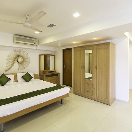 Treebo Trend New Castle Hotel Mumbai  Buitenkant foto