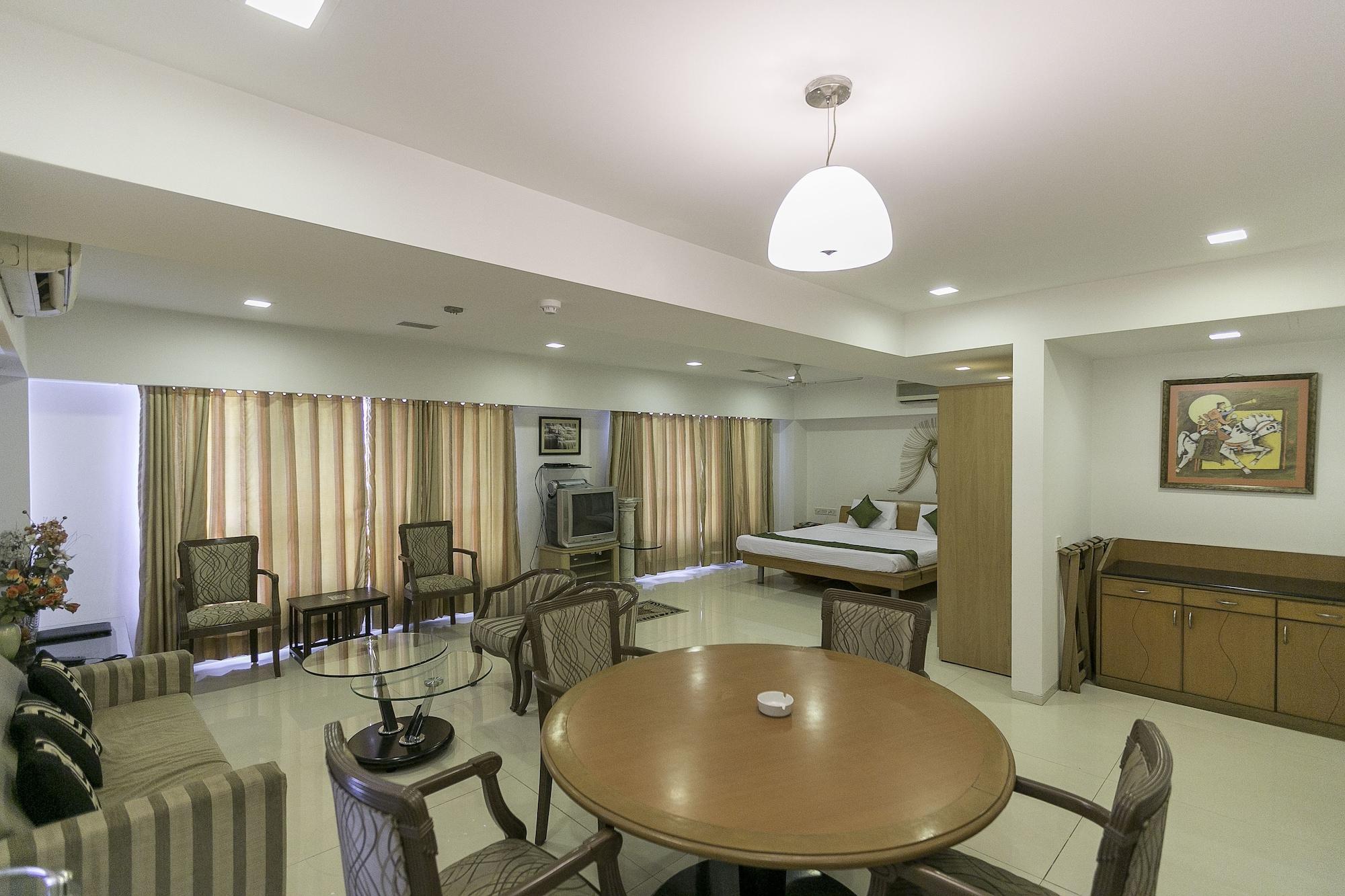 Treebo Trend New Castle Hotel Mumbai  Buitenkant foto