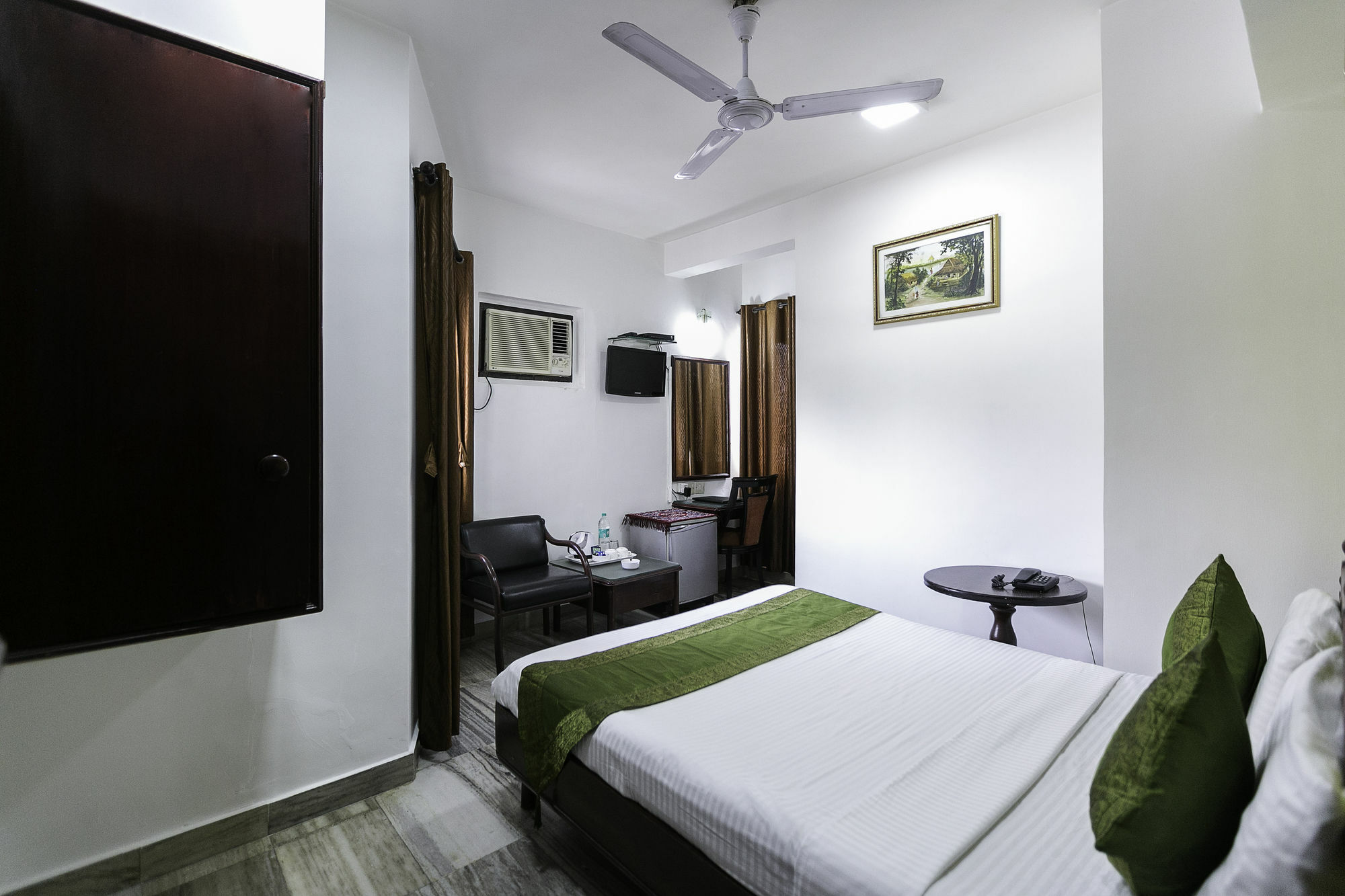 Treebo Trend New Castle Hotel Mumbai  Buitenkant foto